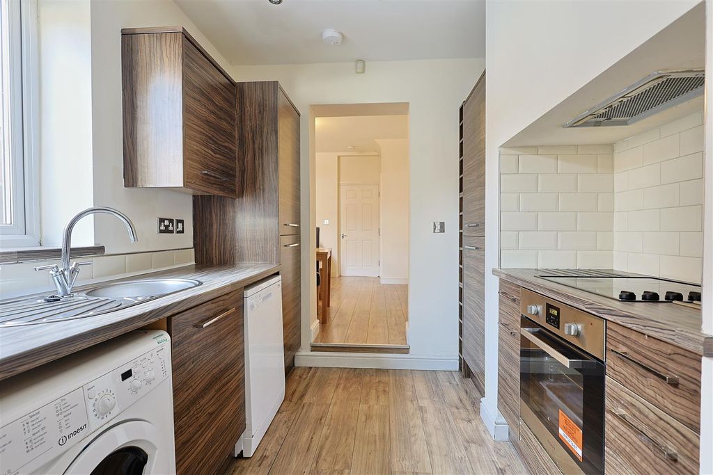 Property photo 1 of 18 40F06870-8169-43D0-873E-4Bda66F49DC0_1_201_A.Jpeg