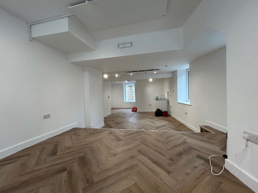 Property photo 2 of 8 Photo 4