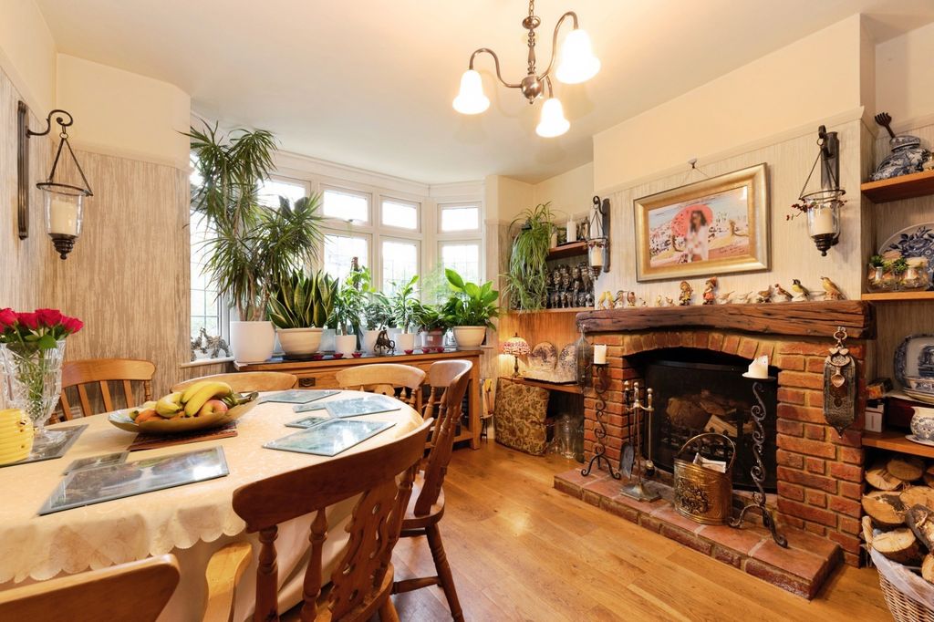 Property photo 3 of 19 Pbox-Img.Jpg