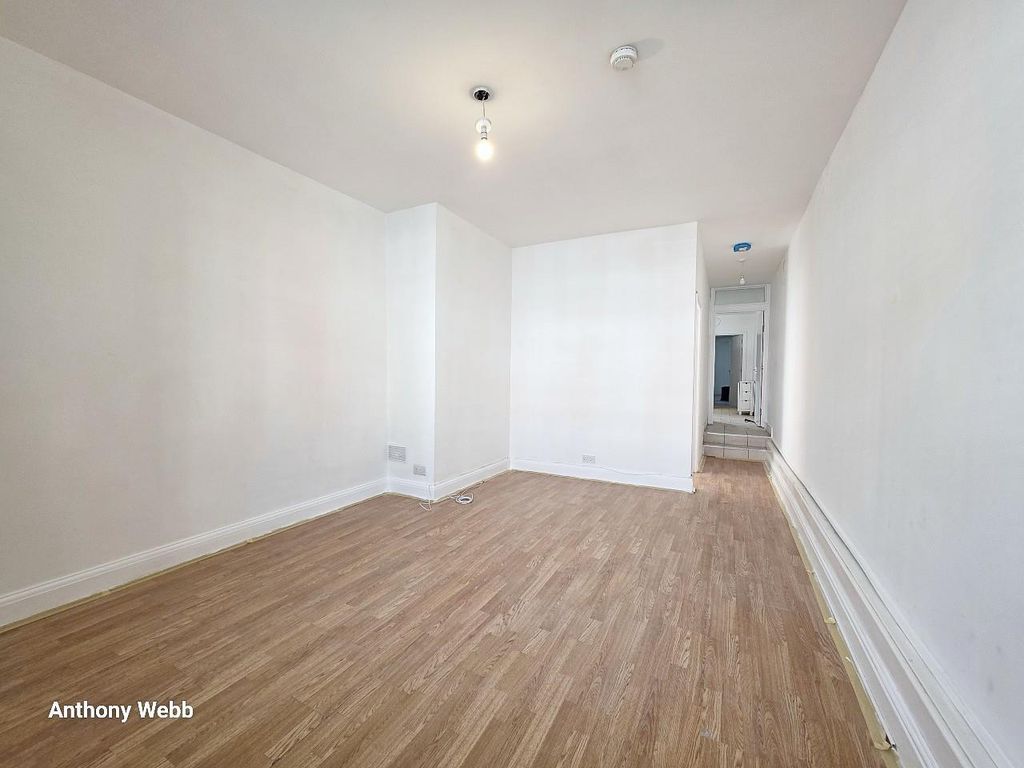 Property photo 3 of 8 Living Room