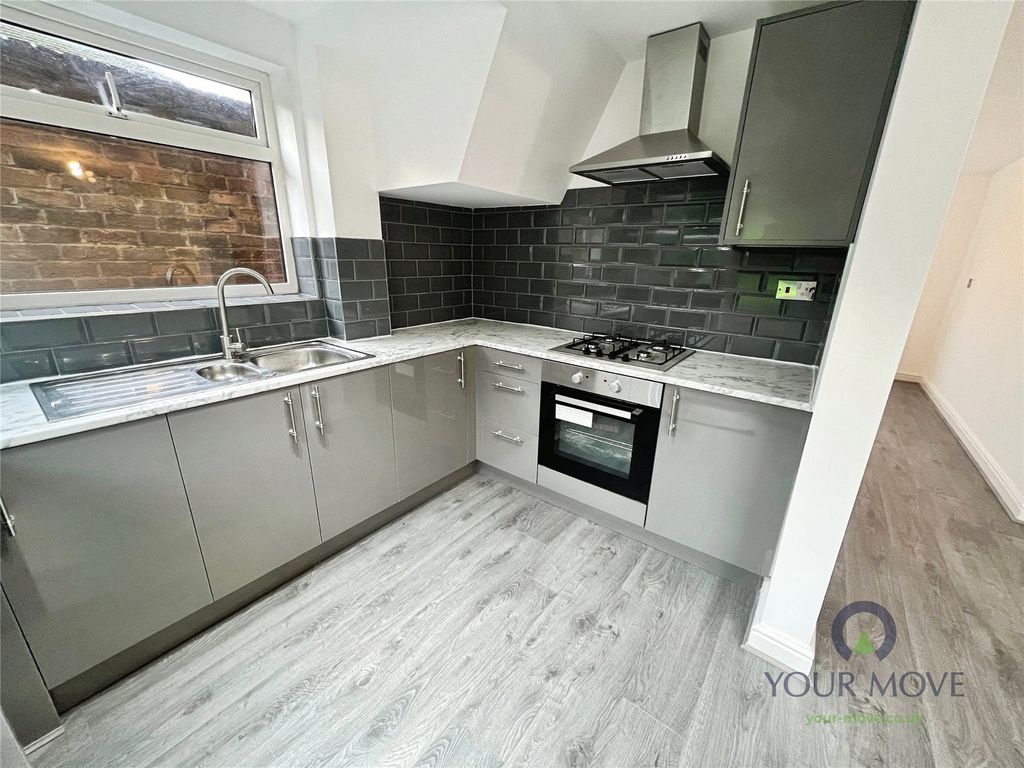 Property photo 3 of 15 Kitchen Area