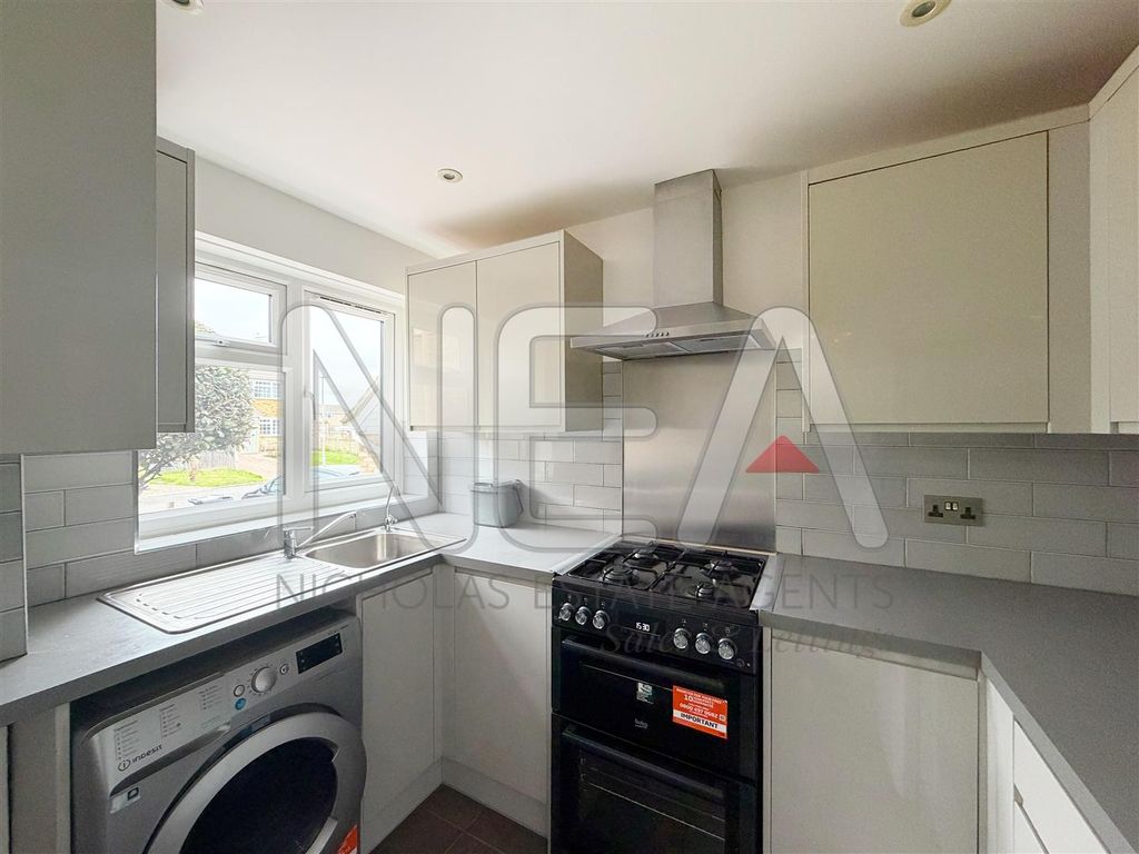 Property photo 2 of 16 Kitchen