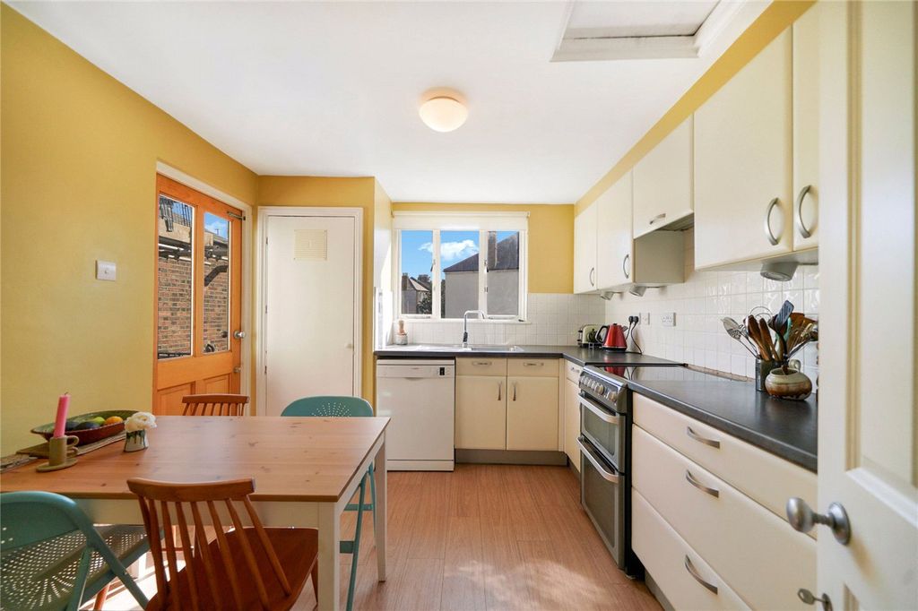 Property photo 2 of 16 Picture No. 09