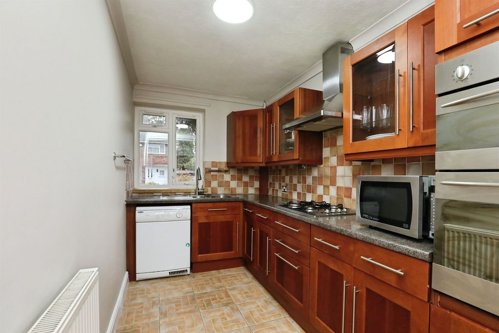 Property photo 2 of 17