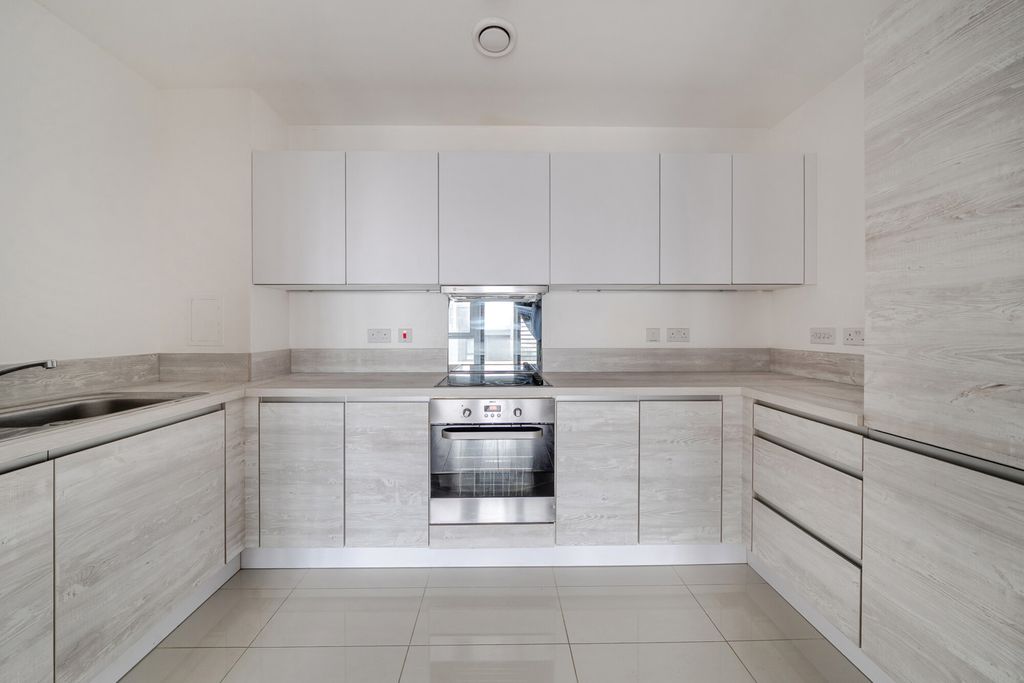 Property photo 2 of 17 1401363-9-6968d54...