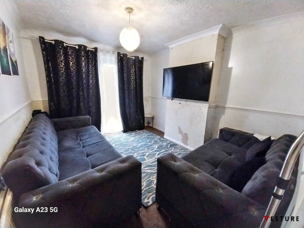 Property photo 2 of 7 Photo