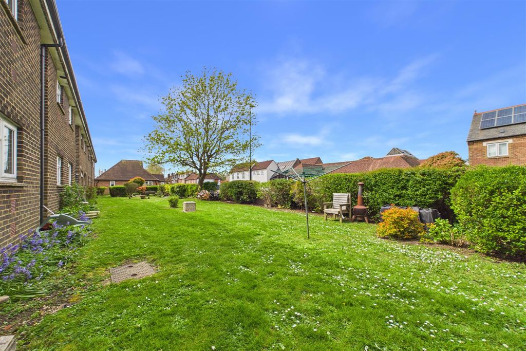 Property photo 1 of 11 Cam01894G0-Pr0287-Still019.Jpg