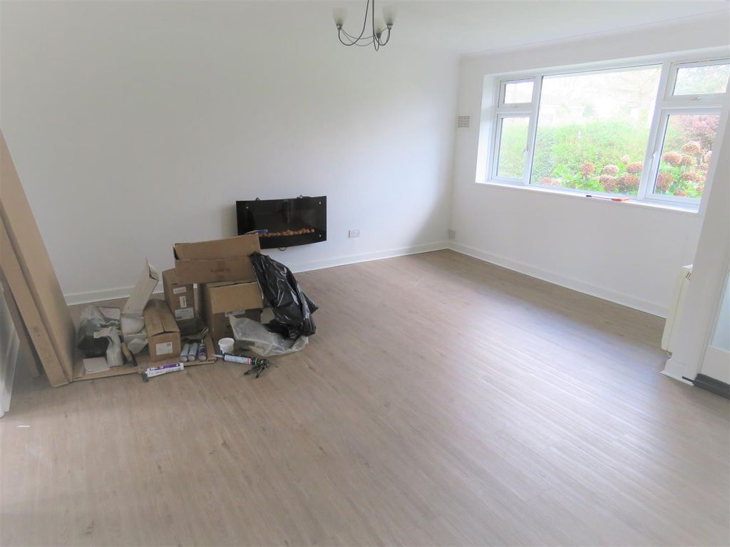 Property photo 2 of 9 Lounge Dining Room