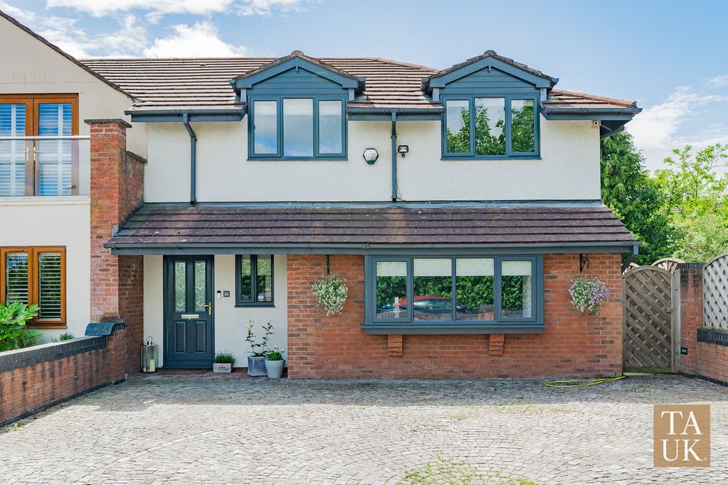 Property photo 1 of 28