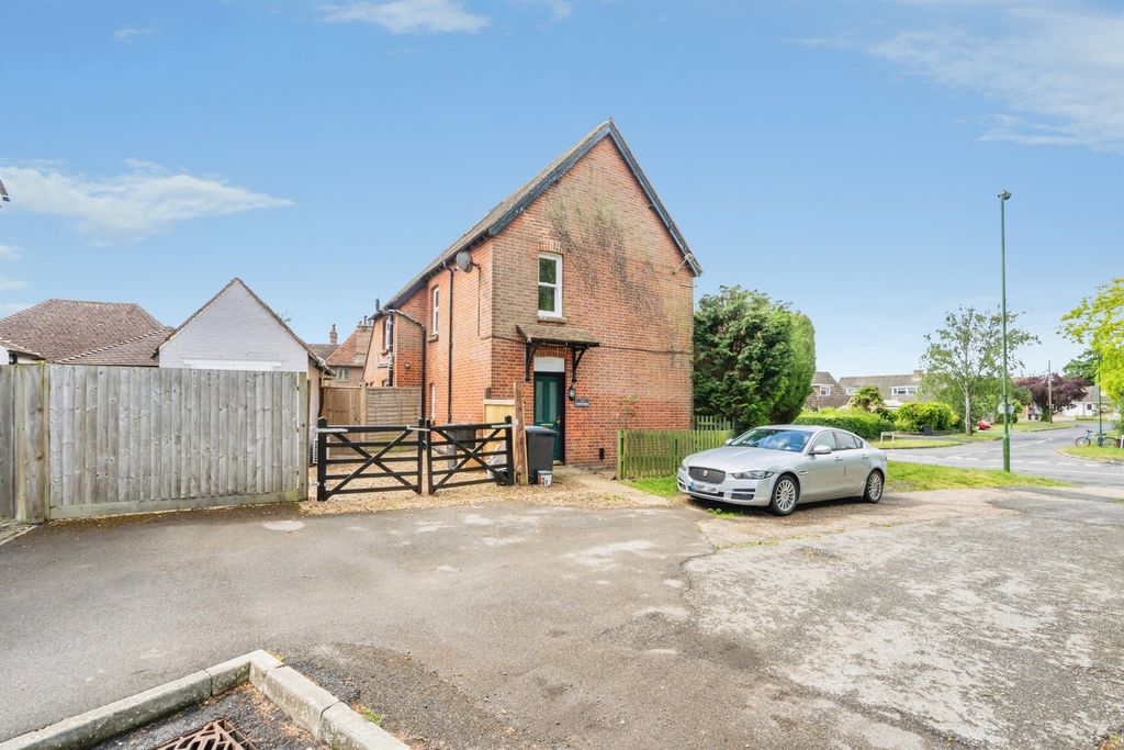 Property photo 2 of 20