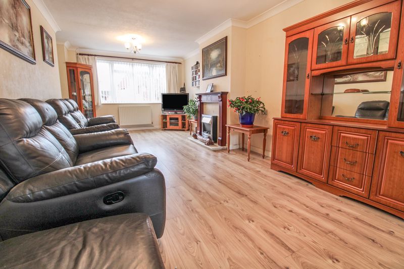 Property photo 2 of 18 Lounge