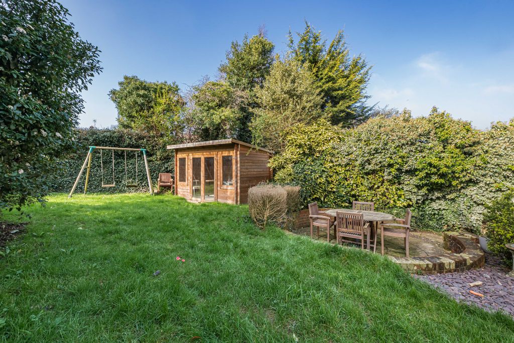 Property photo 3 of 24