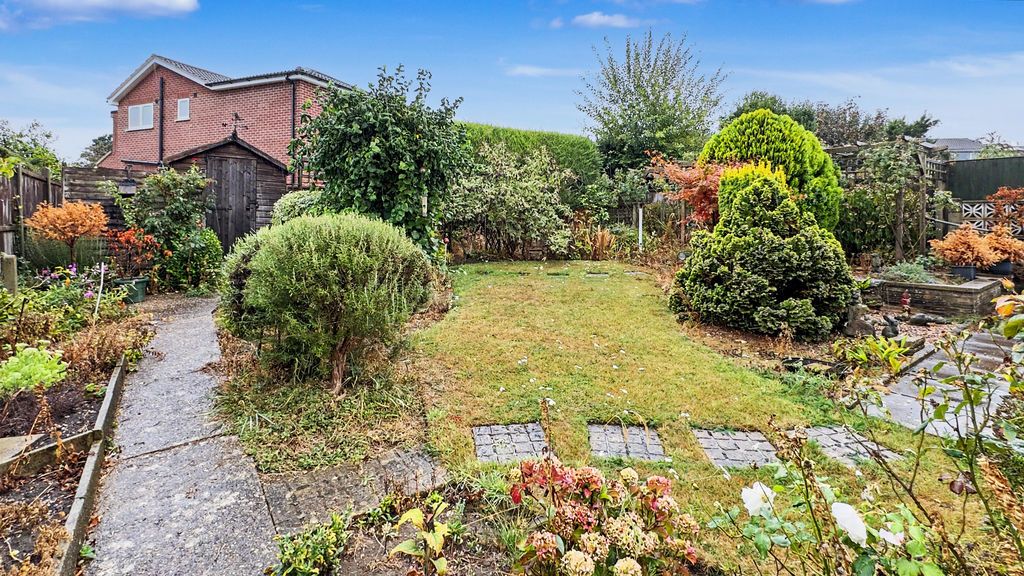 Property photo 1 of 17 Photo 16