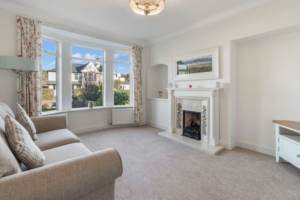 Property photo 2 of 35