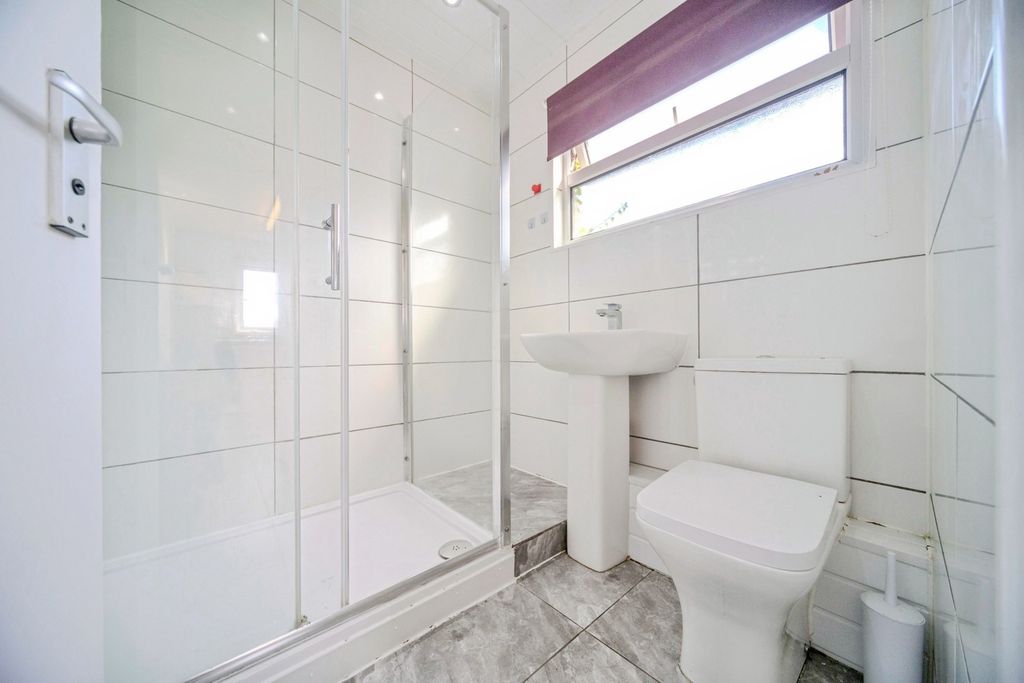 Property photo 3 of 24 Pbox-Img.Jpg