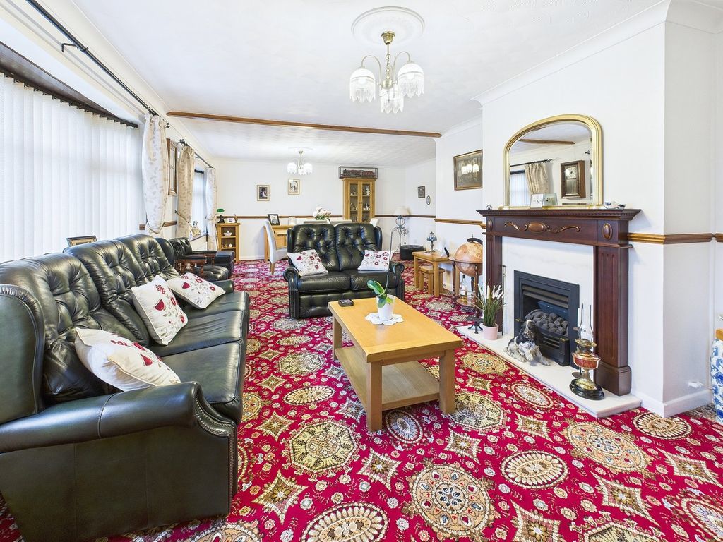 Property photo 3 of 27