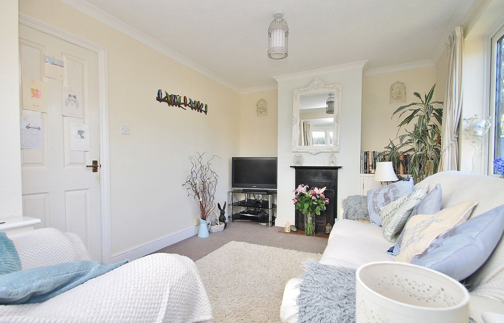 Property photo 2 of 11 Sitting Room