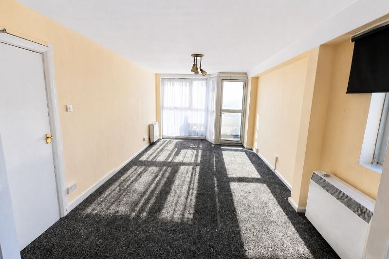 Property photo 3 of 9 Img 0464