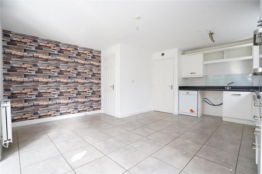 Property photo 1 of 5 Walton Ave, New Malden Kt3