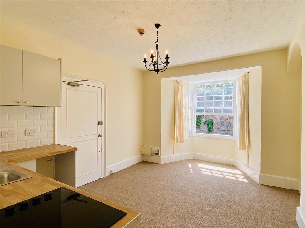 Property photo 2 of 9 43701977.Jpg