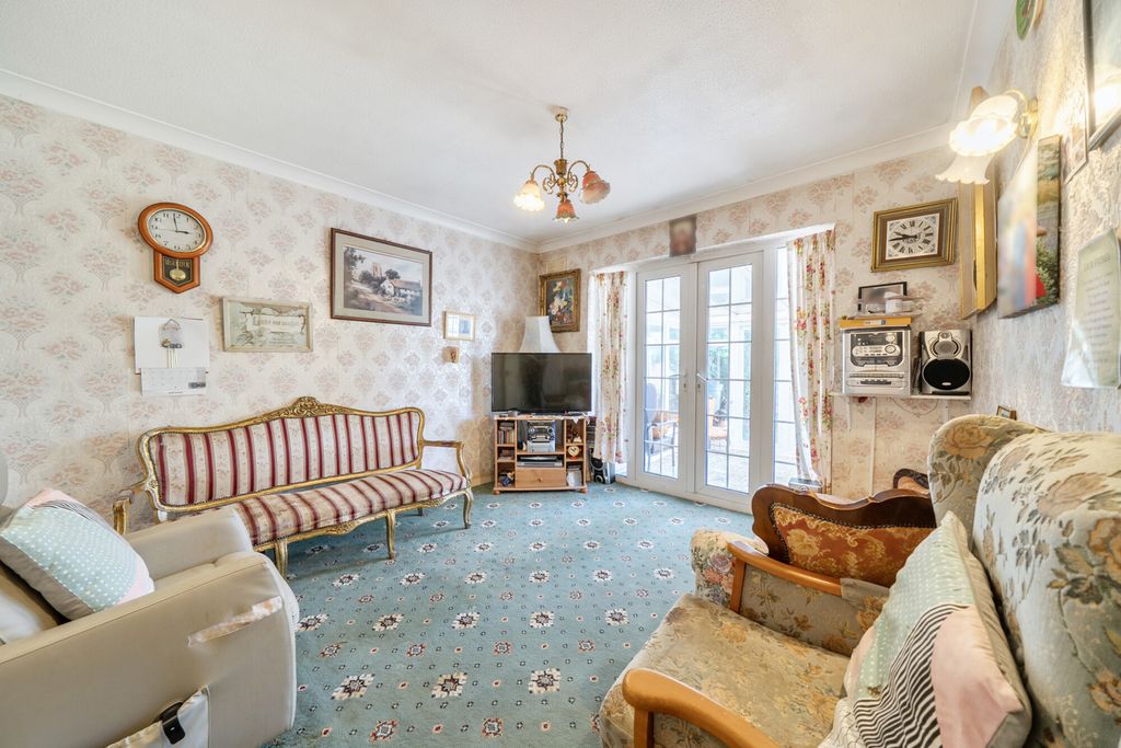 Property photo 2 of 20 1469763-3-6A327B8...