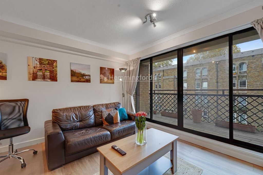 Property photo 2 of 14 07-E860Jus02432-Medium.Jpg