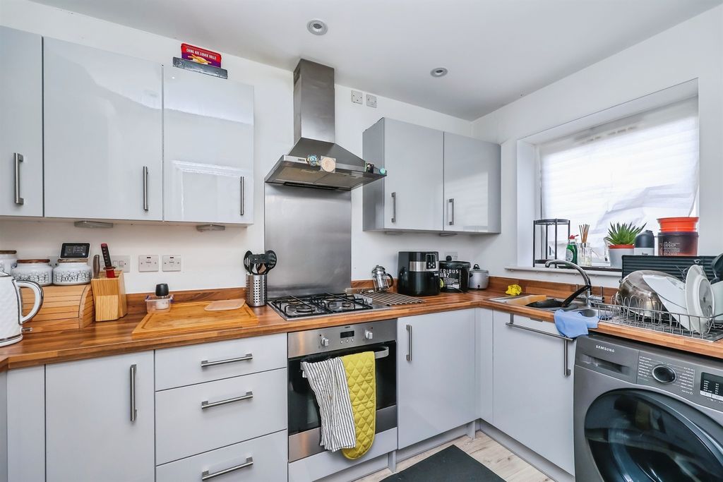 Property photo 3 of 17