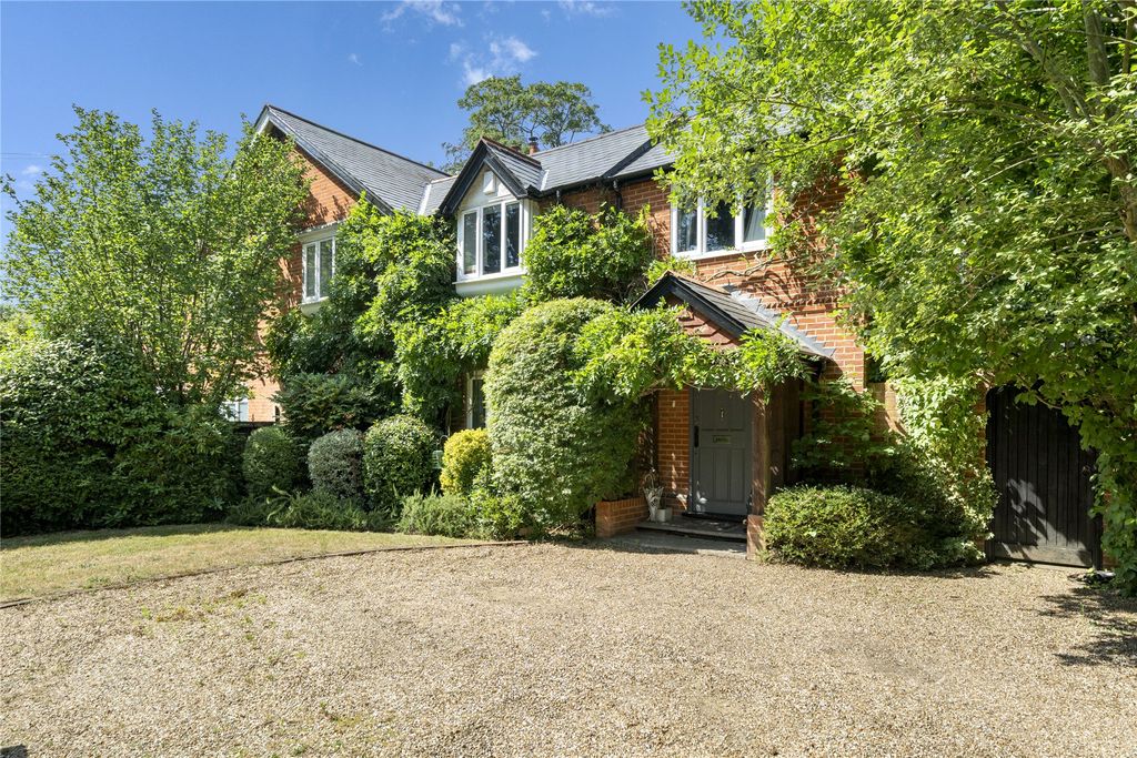 Property photo 2 of 20 Victorian House