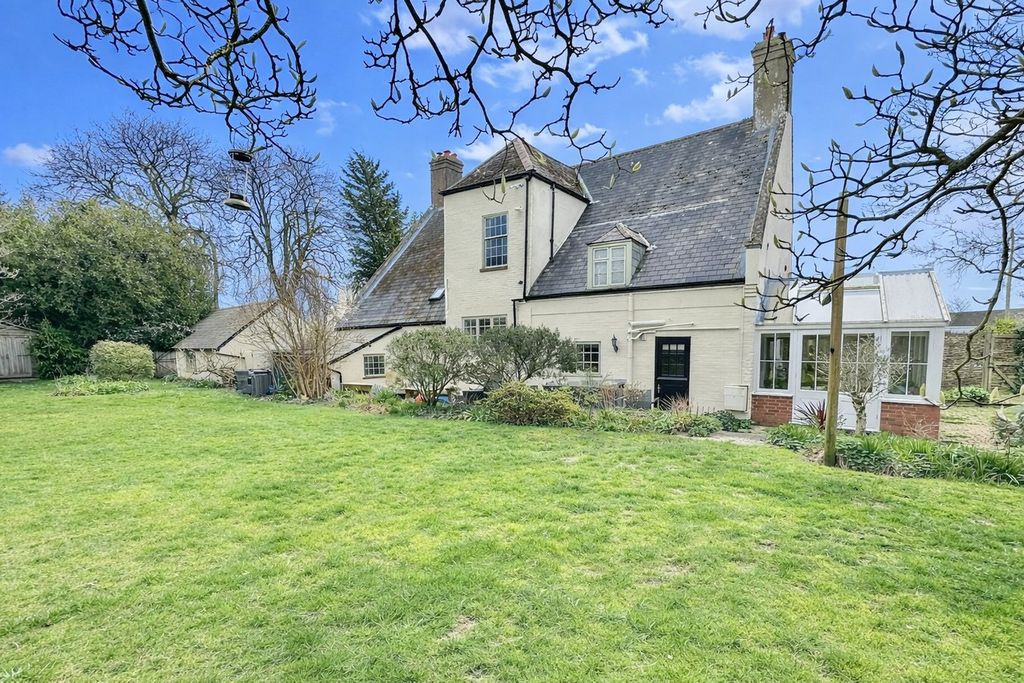 Property photo 3 of 29