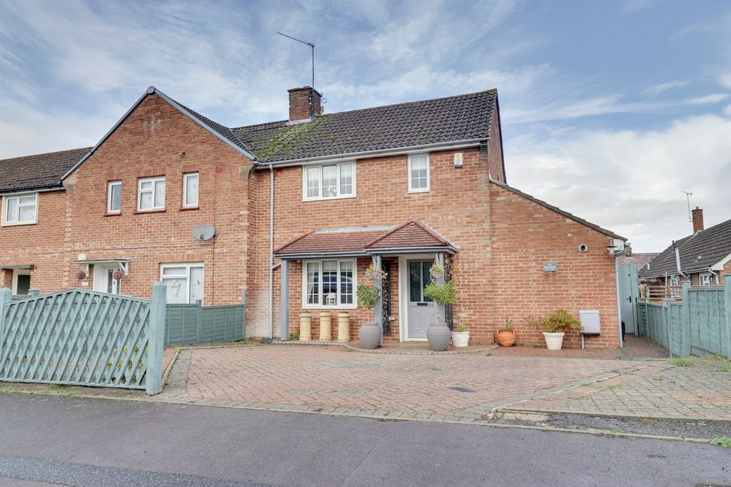 Property photo 1 of 12