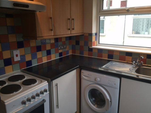 Property photo 1 of 8 2 Bed Maisonette To Rent In Hounslow