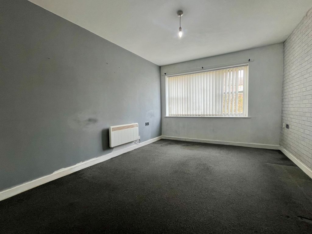 Property photo 3 of 6