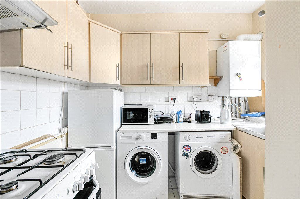 Property photo 2 of 11 Kitchen