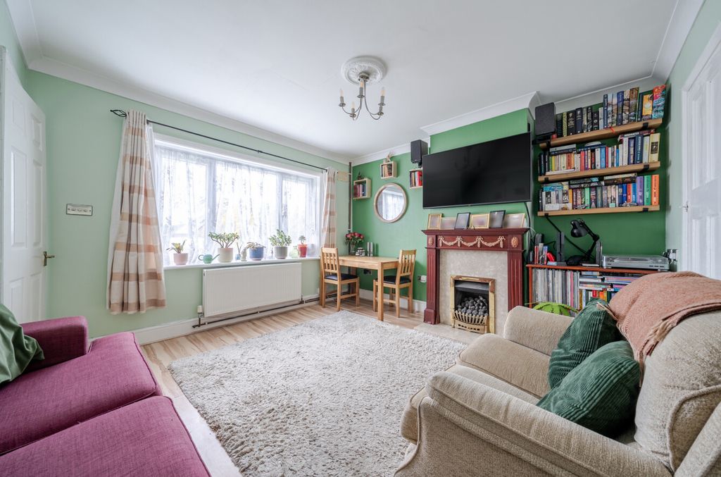 Property photo 2 of 13 1435977-14-69c452...