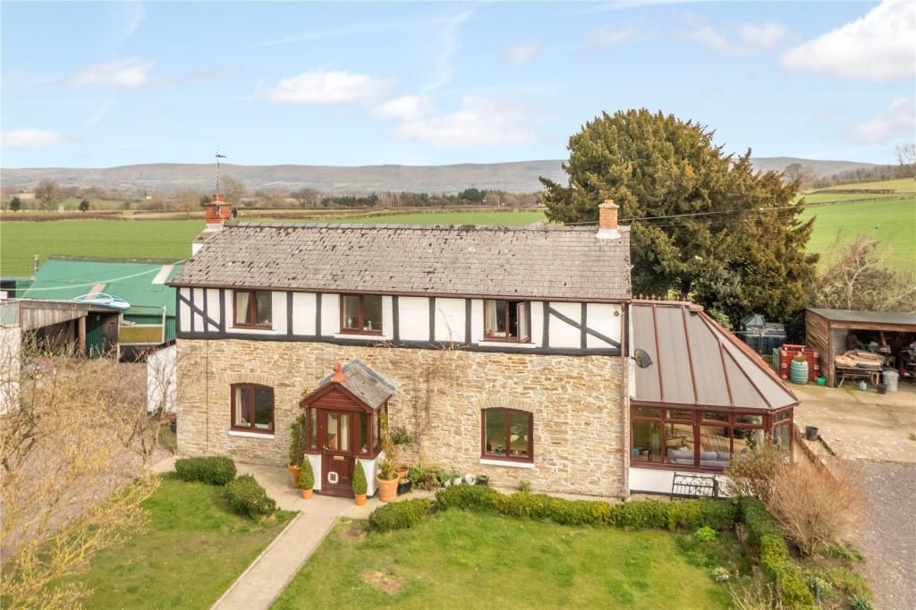 Property photo 1 of 28 Front.Jpg