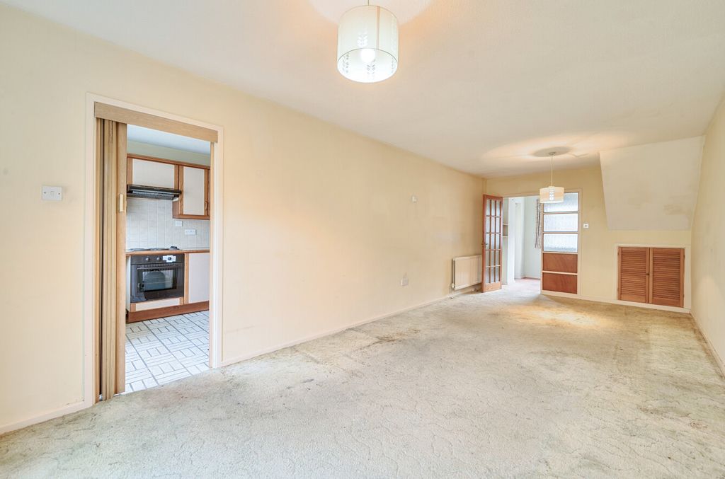 Property photo 2 of 15 Sitting/Dining Room