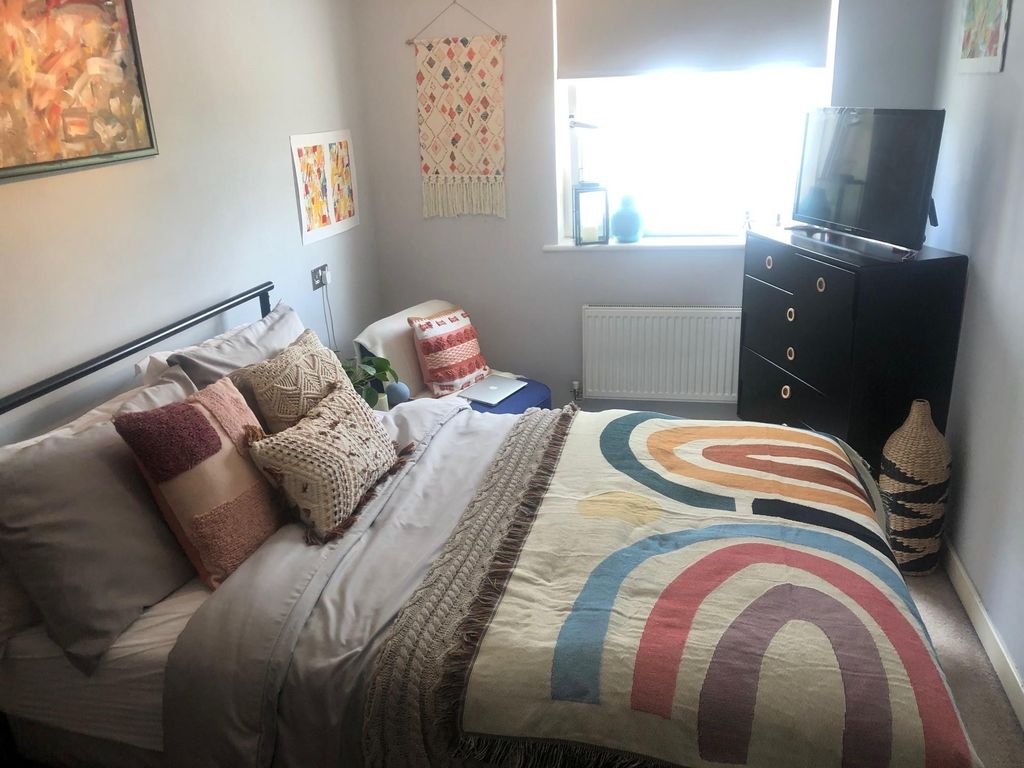 Property photo 2 of 16 Bedroom 1