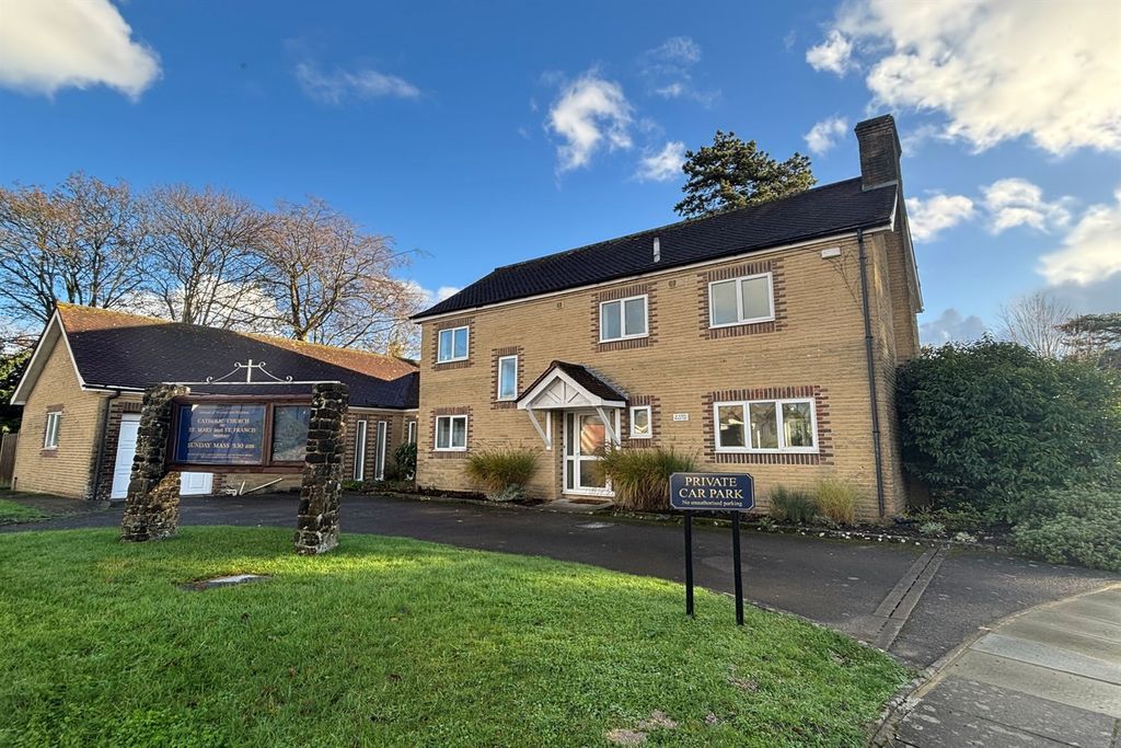 Property photo 1 of 13 (Main)