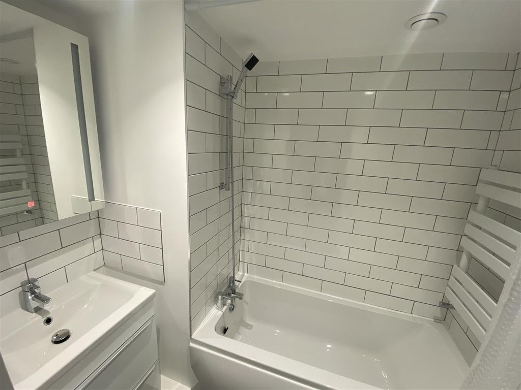 Property photo 3 of 13 Bathroom 1 Of 2
