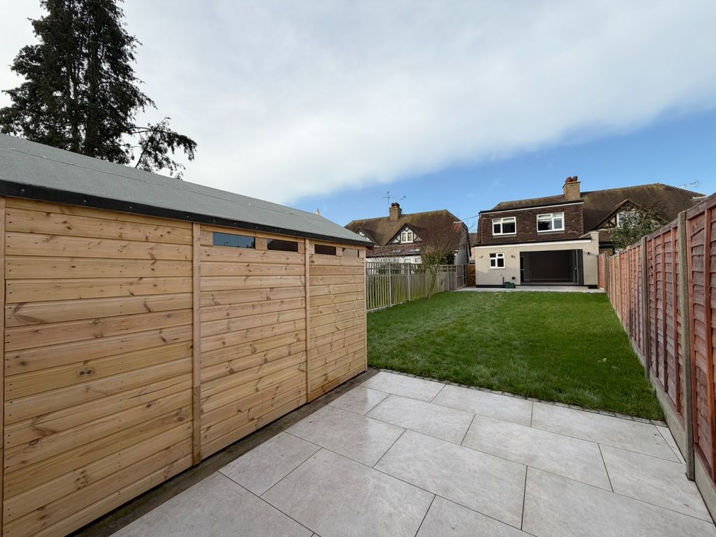 Property photo 3 of 15 4376684