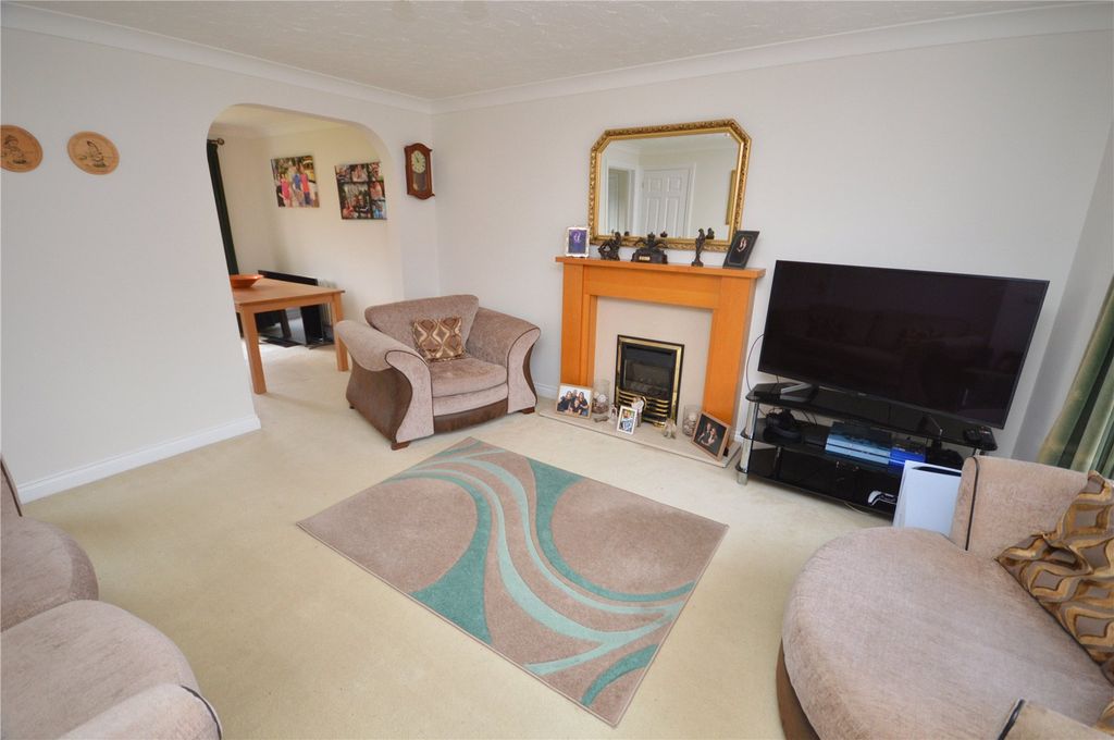 Property photo 3 of 14 Living Room