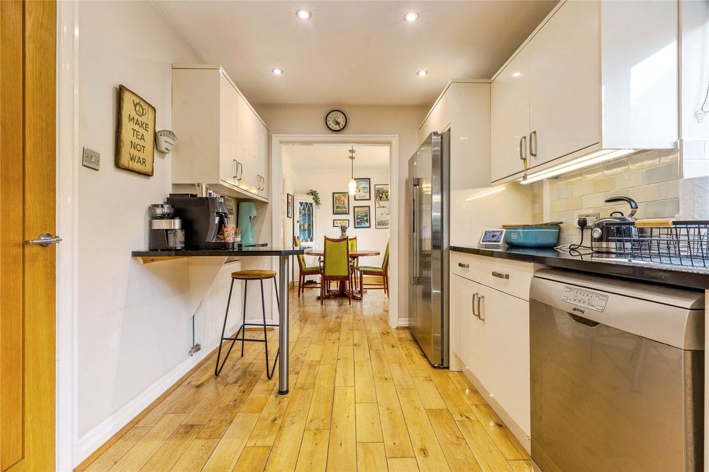 Property photo 3 of 24 Picture No. 97