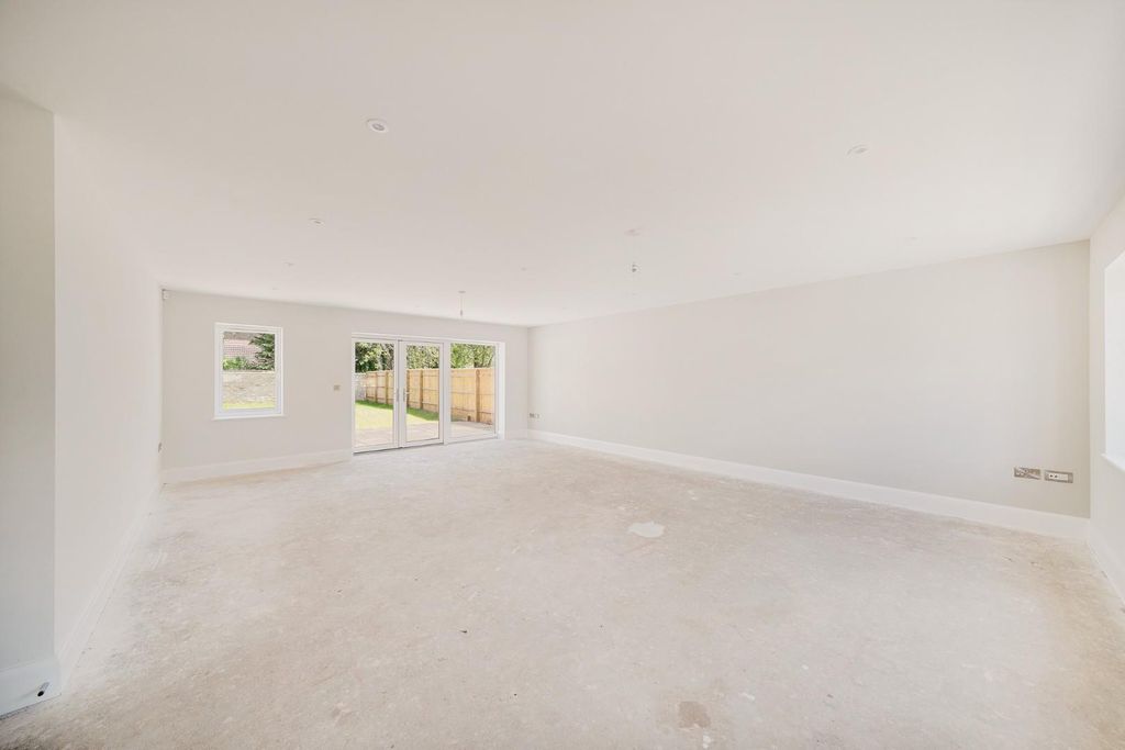 Property photo 3 of 27 Living Room.Jpg