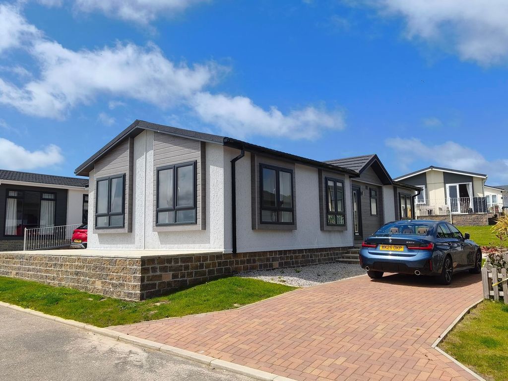Property photo 1 of 15 External