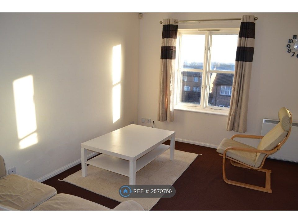 Property photo 2 of 8 Lounge 1