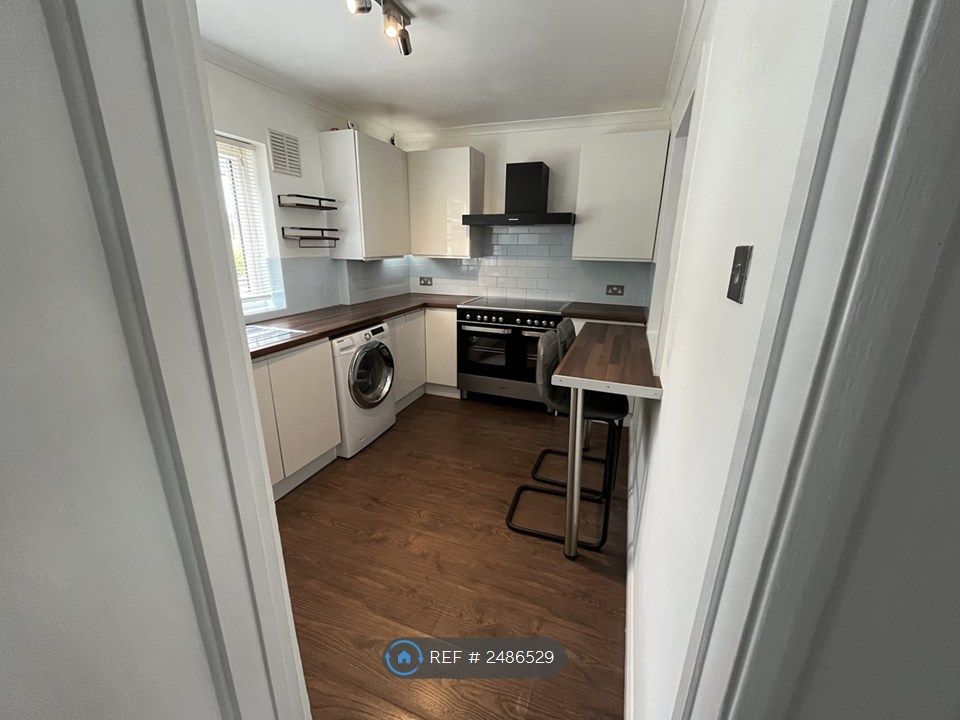 Property photo 1 of 9 Kitchen