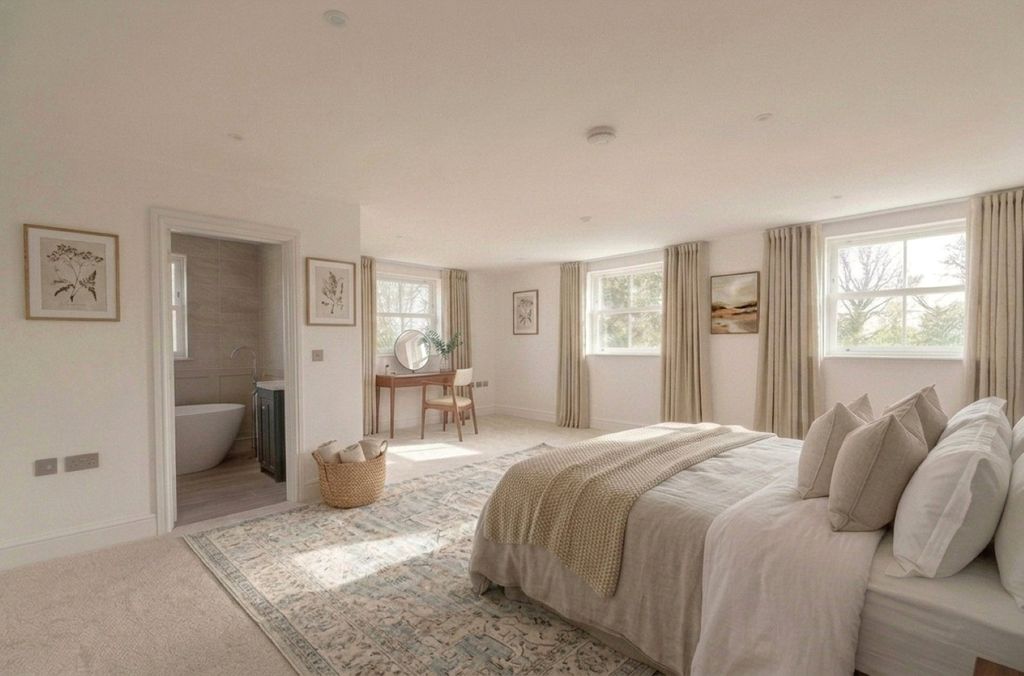 Additional image 8 of 6 bed detached house for saleOak Tree Drive, Newtown, Newbury, Hampshire RG20