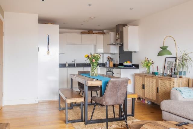 Additional image 17 of 2 bed flat for saleChatham House, Newbury RG14