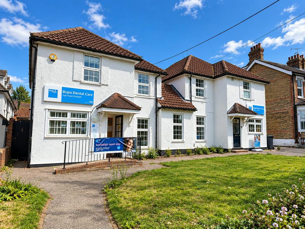 Property photo 1 of 6 Bupa Dental Care Rayleigh Exterior.Png