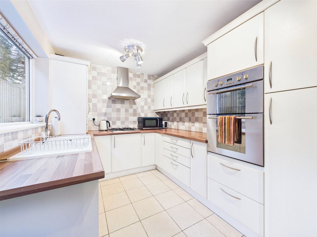 Property photo 2 of 17 Picture No. 15